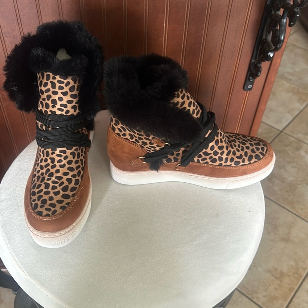 Bamboo leopard and fur boots